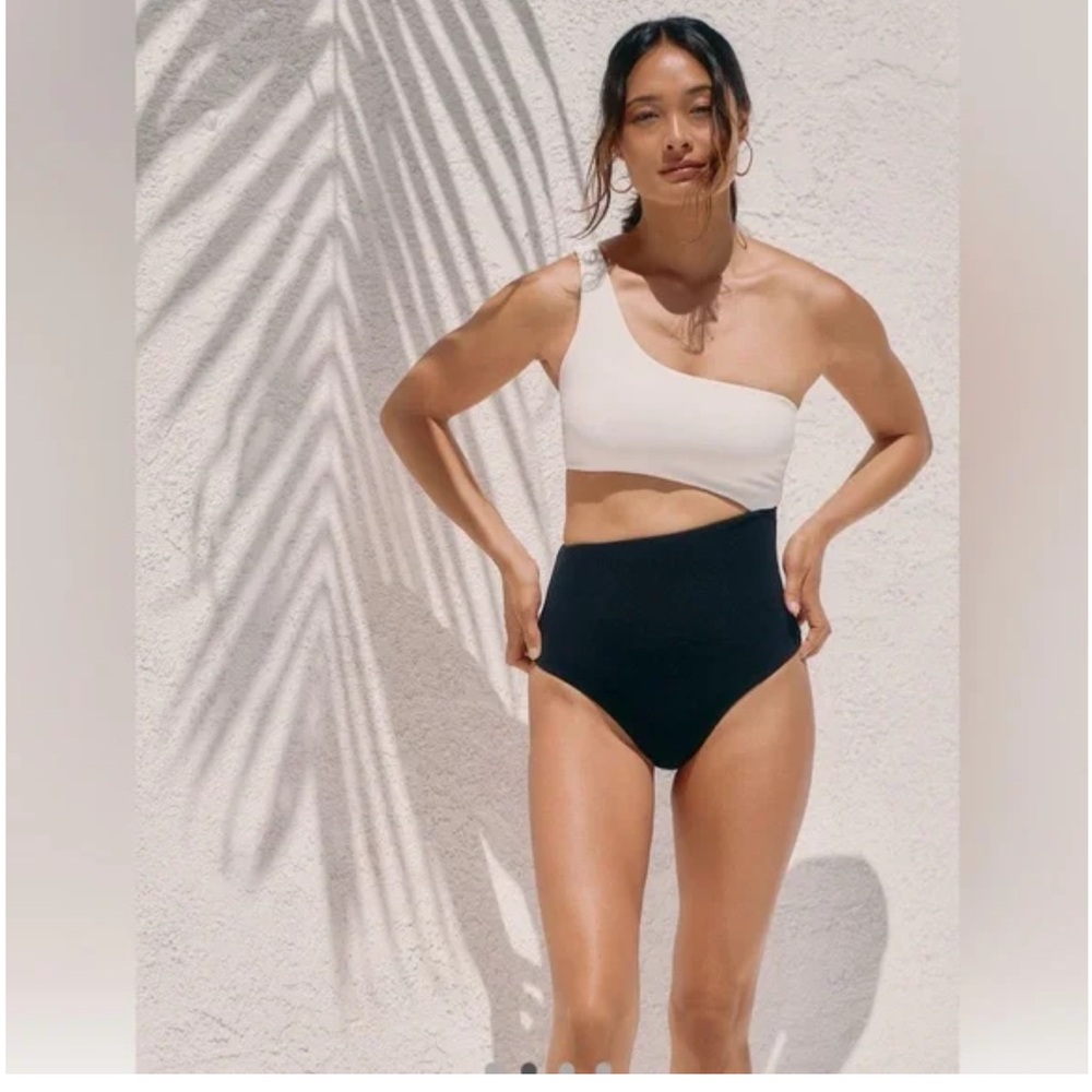 Asymmetrical Two-Tone One-Shoulder High-Waist Swimsuit - White & Black